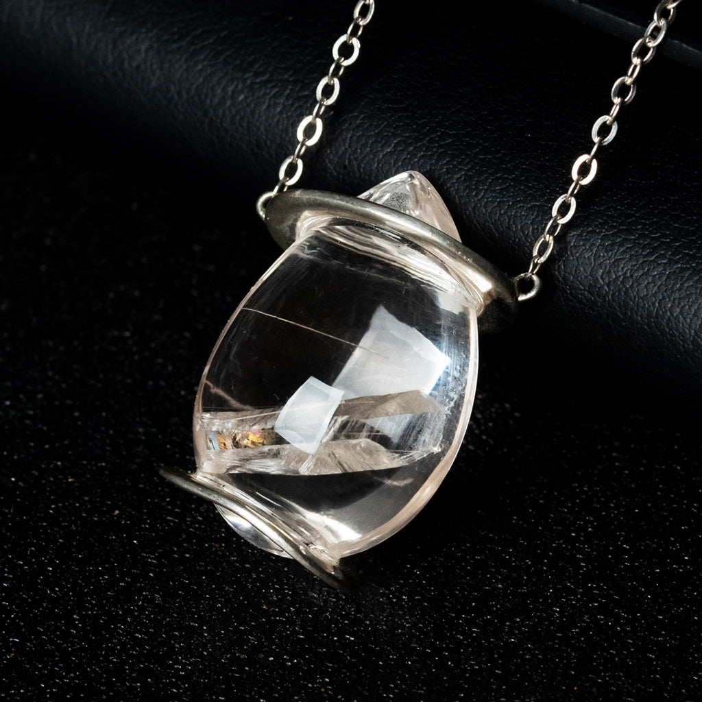 High end design drop-shaped white crystal pendant