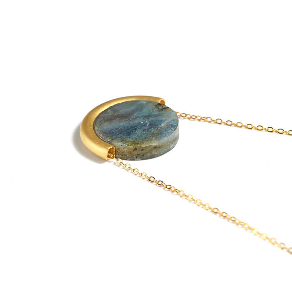 High-end design disc gold pendant