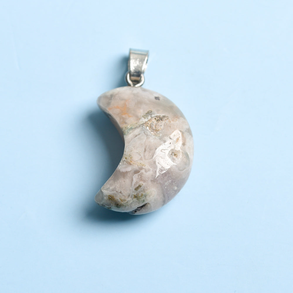 Natural crystal moon pendant a large number of inventory manufacturers direct many styles