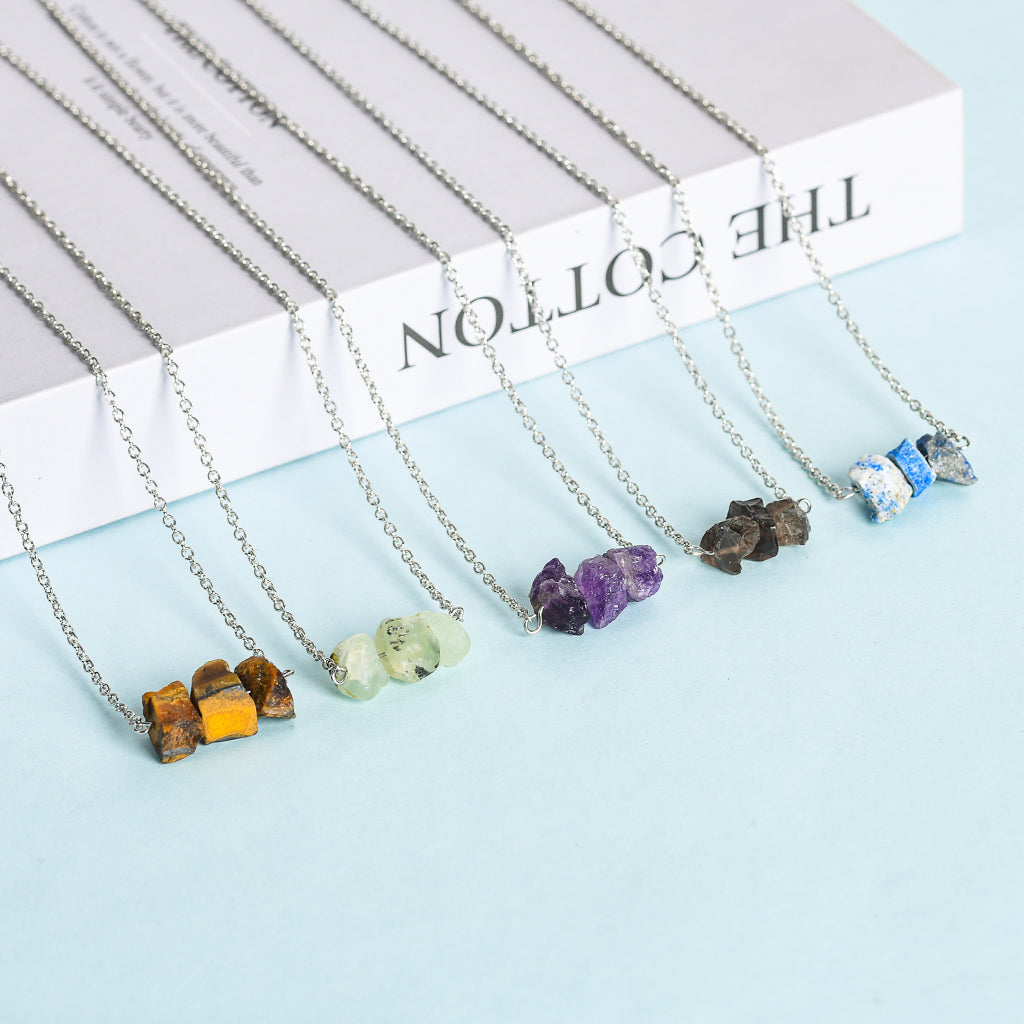 Wholesale Amazon selling new multicolor crushed stone collar white crystal powder crystal simple personality necklace original stone pendant