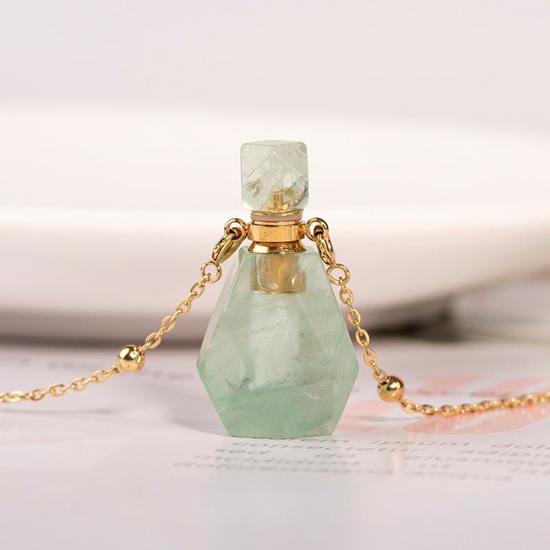 Amazon sells new multi-color optional collars crystal perfume bottle simple personality necklace pendant