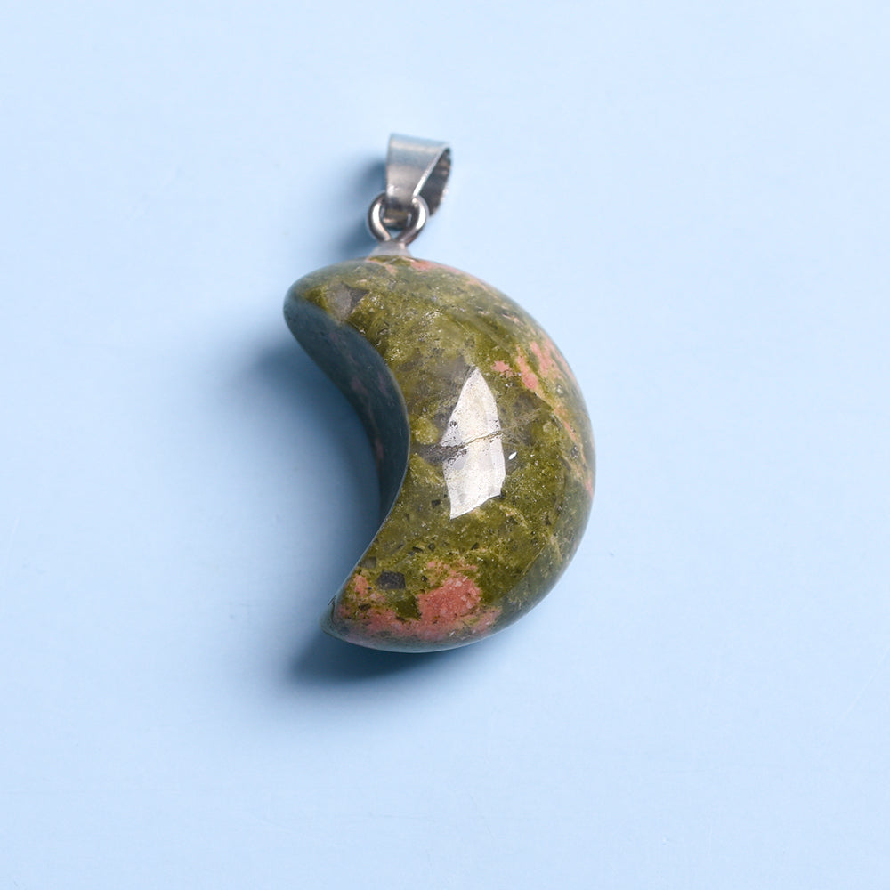 Natural crystal moon pendant a large number of inventory manufacturers direct many styles