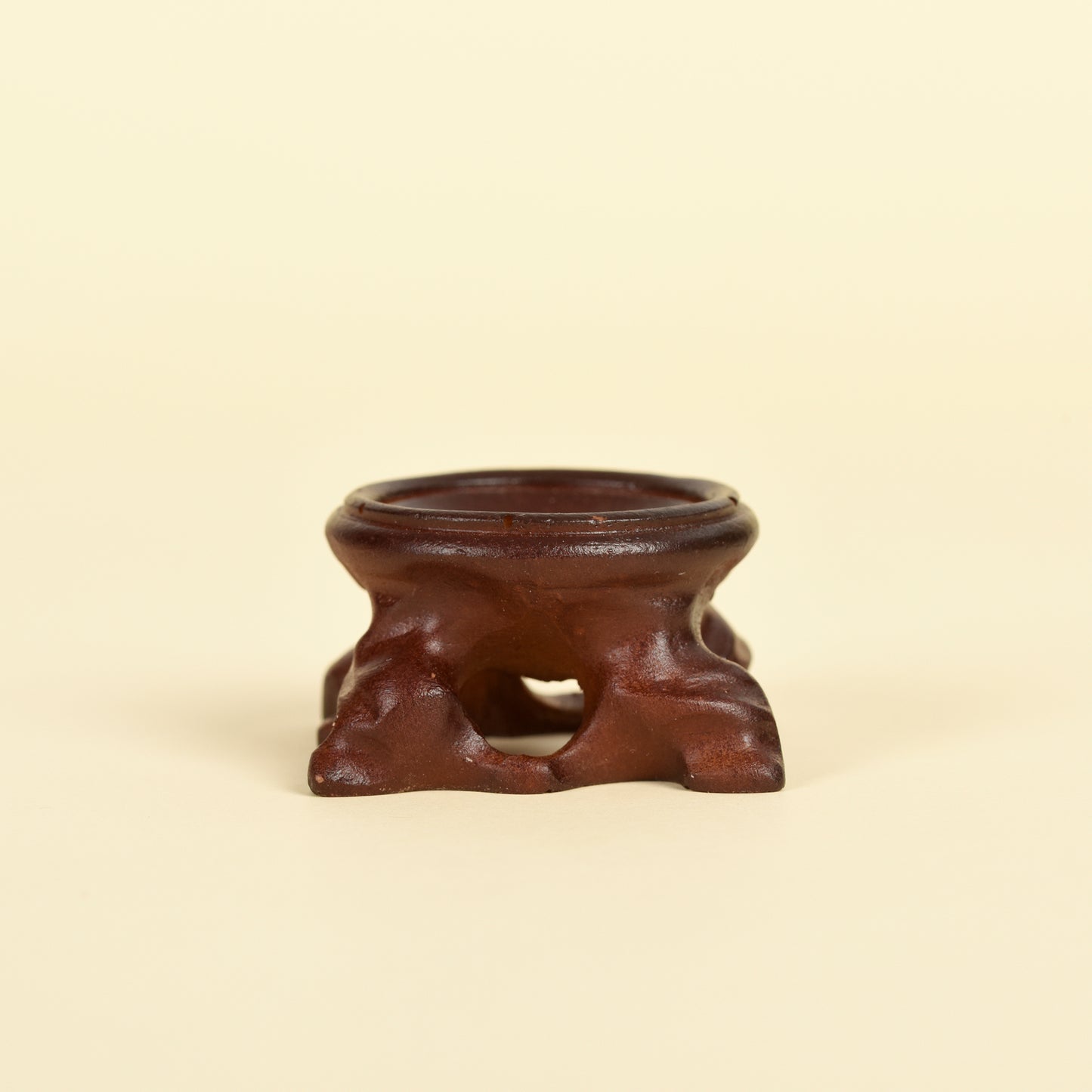 Resin imitation wood stand