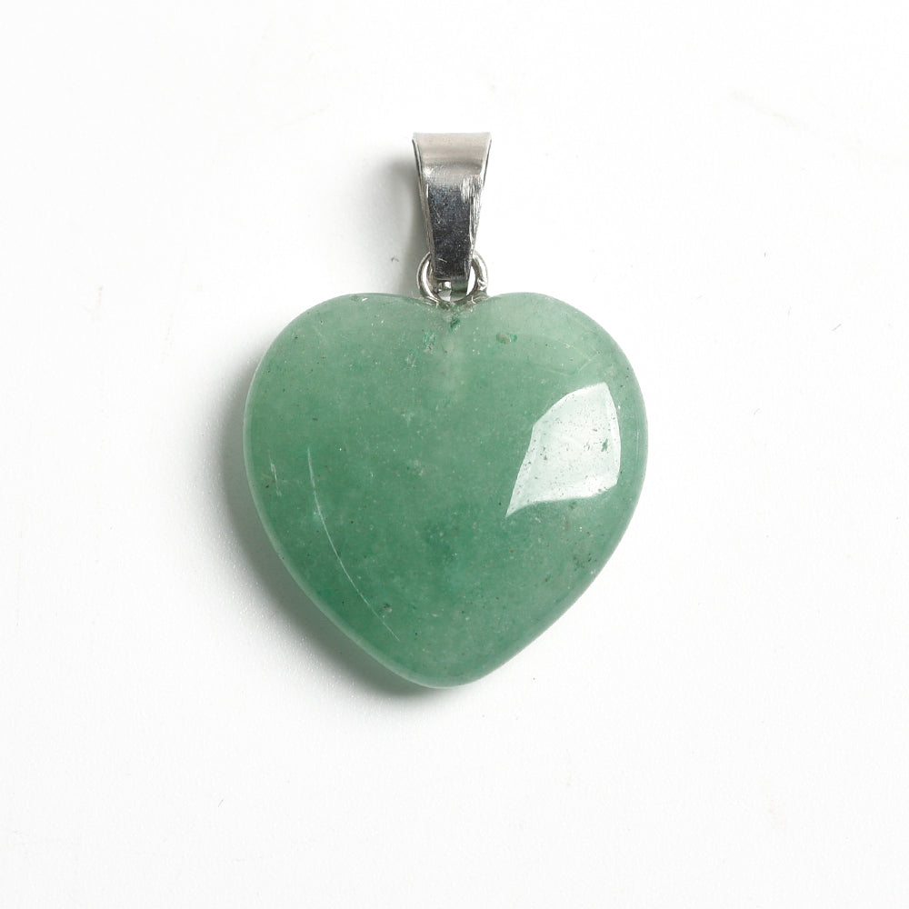 Natural crystal love pendant a large number of inventory manufacturers direct sales of more than many styles