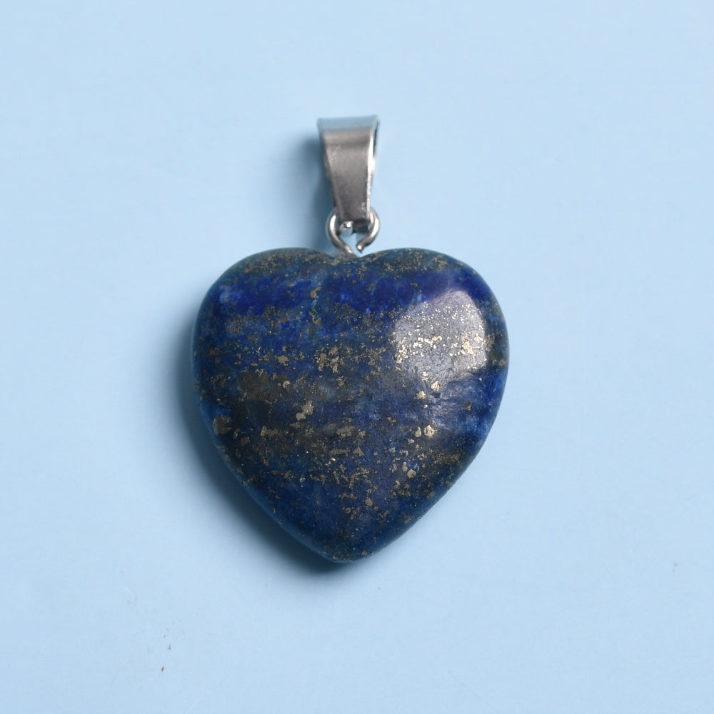 Natural crystal love pendant a large number of inventory manufacturers direct sales of more than many styles