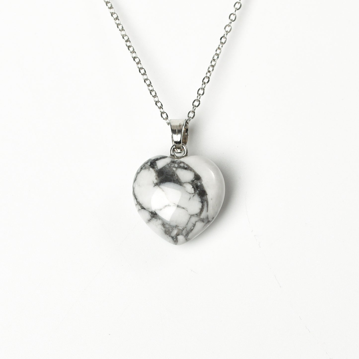 Natural Crystal Heart-Shaped Pendant Necklace Necklace Silver chain